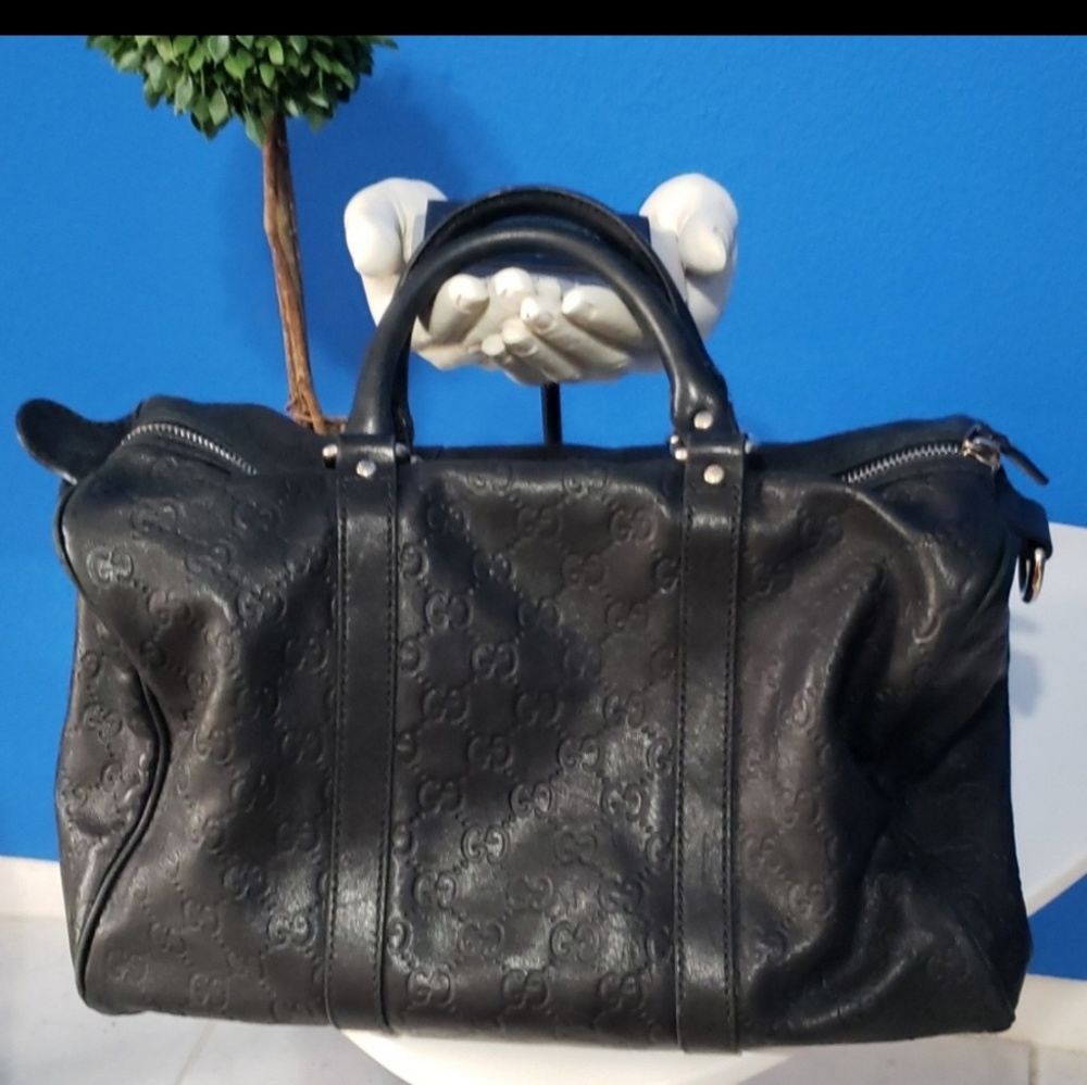AUNTHENTIC GUCCI BAG